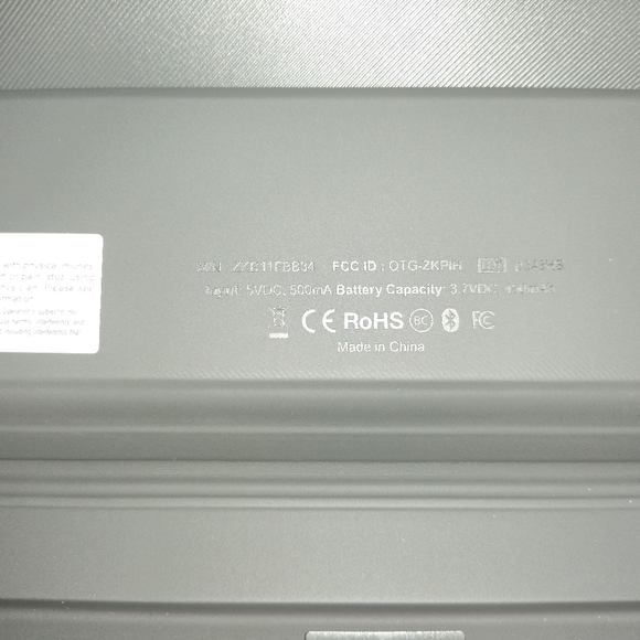 Zagg ZKB11FBB34 PRO Keys Detachable Bluetooth Keyboard - for iPAD PRO 11 - Picture 5 of 13